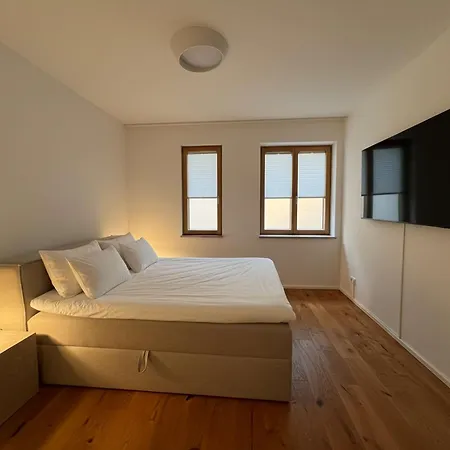 Raritaet Am Rathaus • Terrasse • Parken • 6 Gaeste Apartmán *